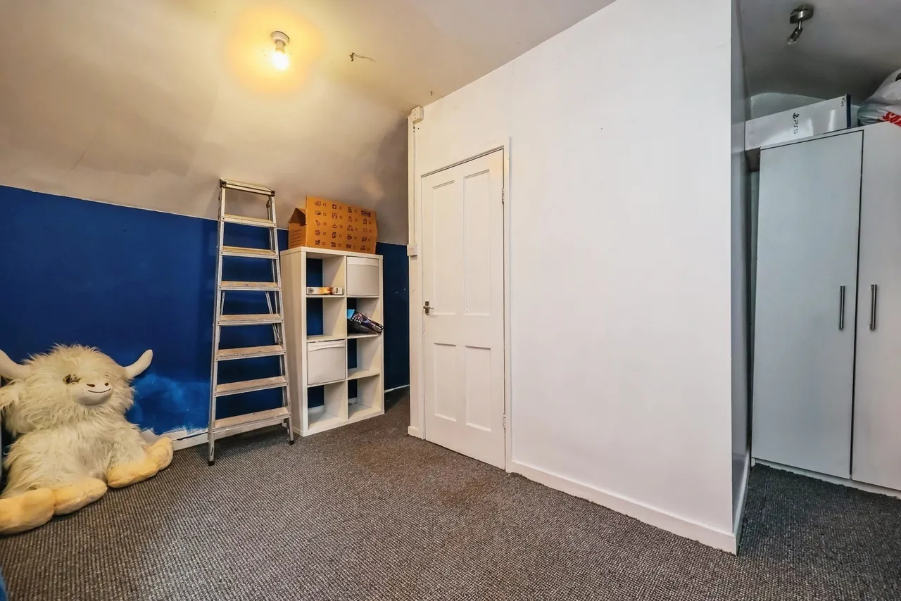 Broomhill Road, Nottingham, NG6, photo 13
