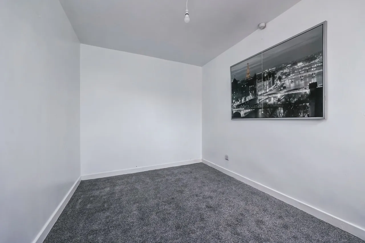 Broomhill Road, Nottingham, NG6, photo 12