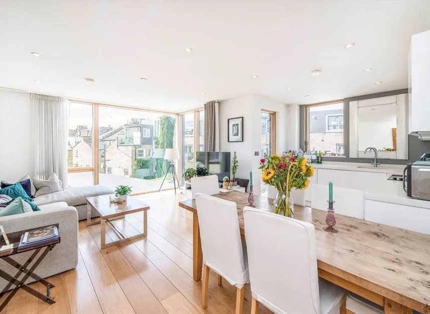 2 bed flat for sale, North End Road, Fulham, SW6