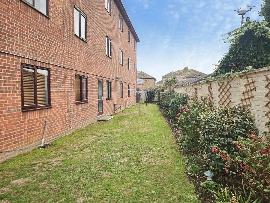 Castle Road, Clacton-on-Sea, CO15, photo 8