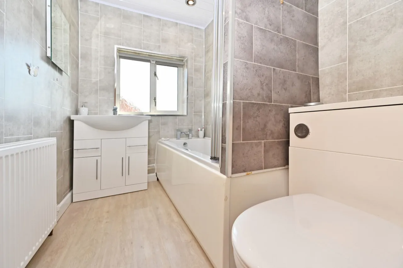 Thornhill Road, Bentilee, Stoke-on-Trent, photo 12