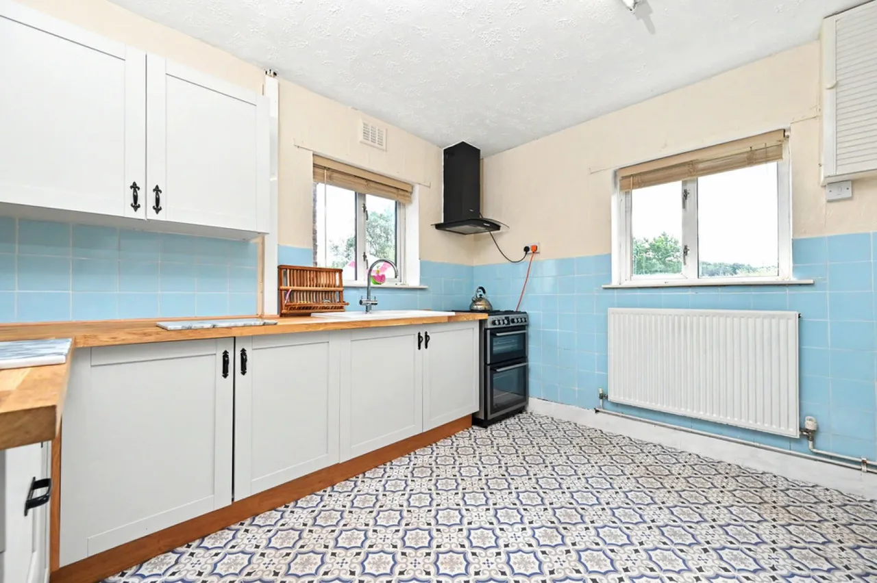 Thornhill Road, Bentilee, Stoke-on-Trent, photo 6