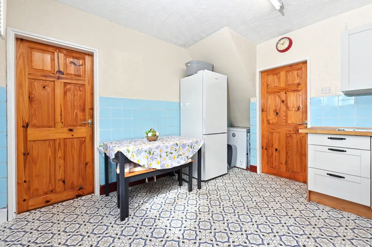 Thornhill Road, Bentilee, Stoke-on-Trent, photo 5