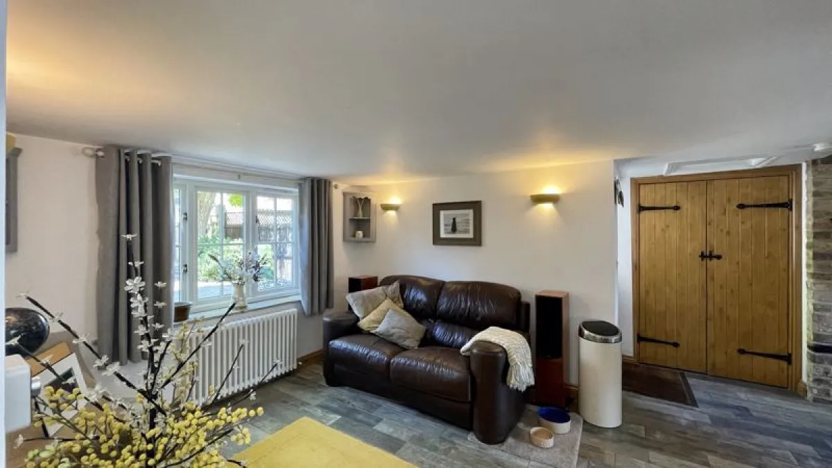 High Street, Reepham, photo 6