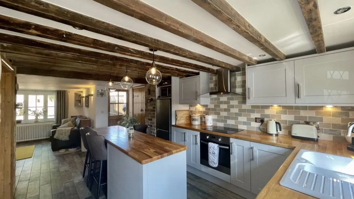 2 bed house for sale, High Street, Reepham