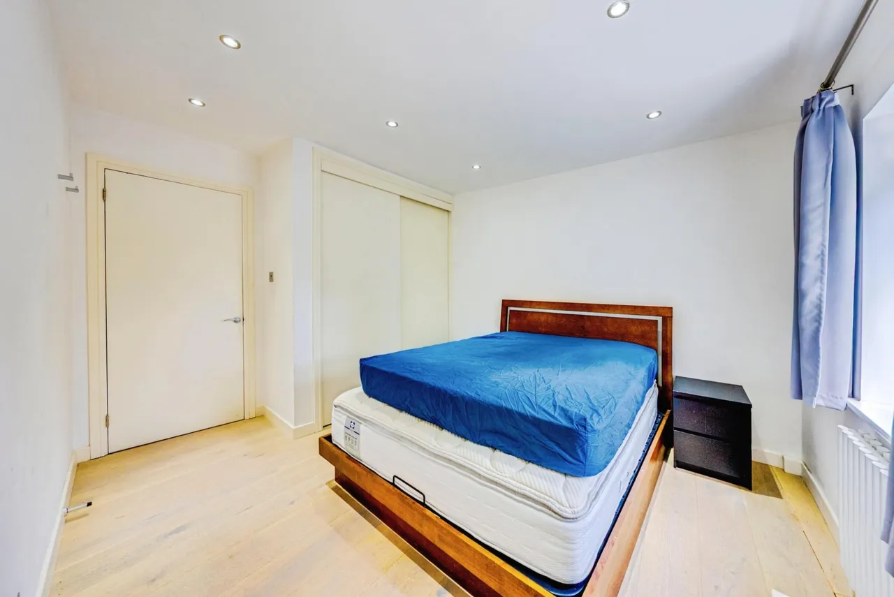 Thomas More Street, London, E1W, photo 12