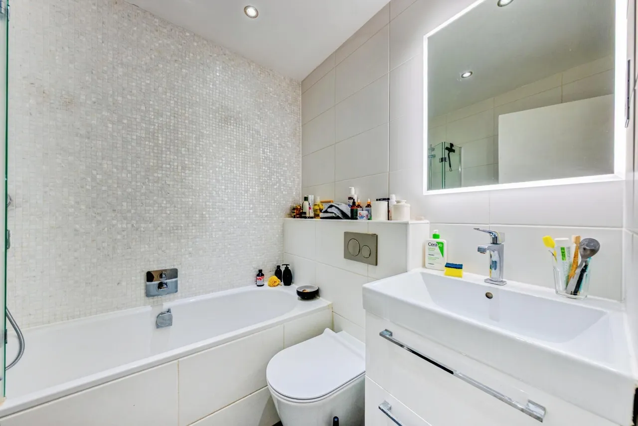 Thomas More Street, London, E1W, photo 14
