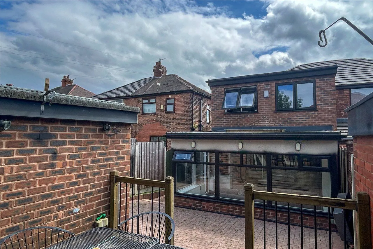 Kirby Avenue, Chadderton, OL9, photo 21