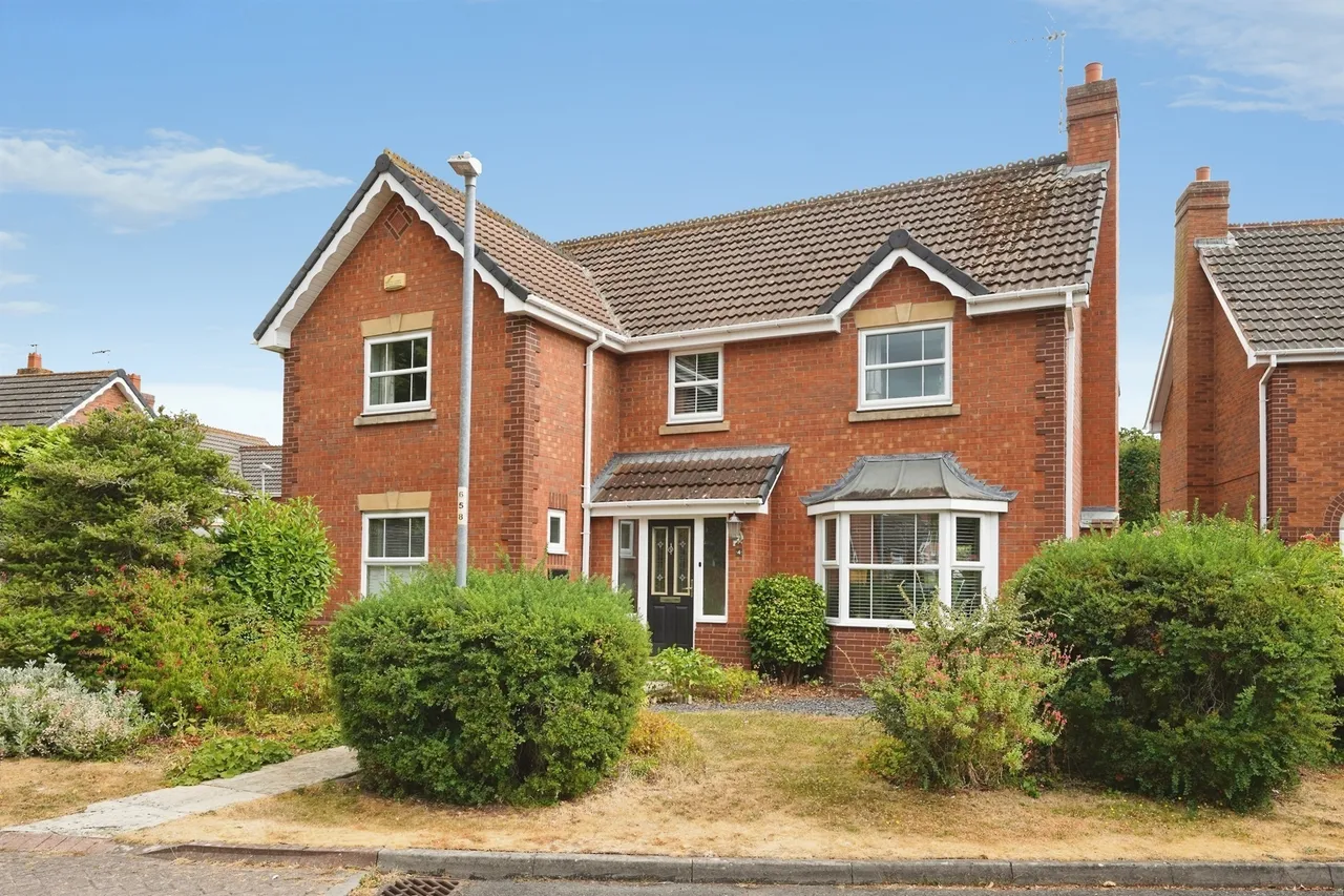 4 bed house for sale — Stokesay Lane, Worcester