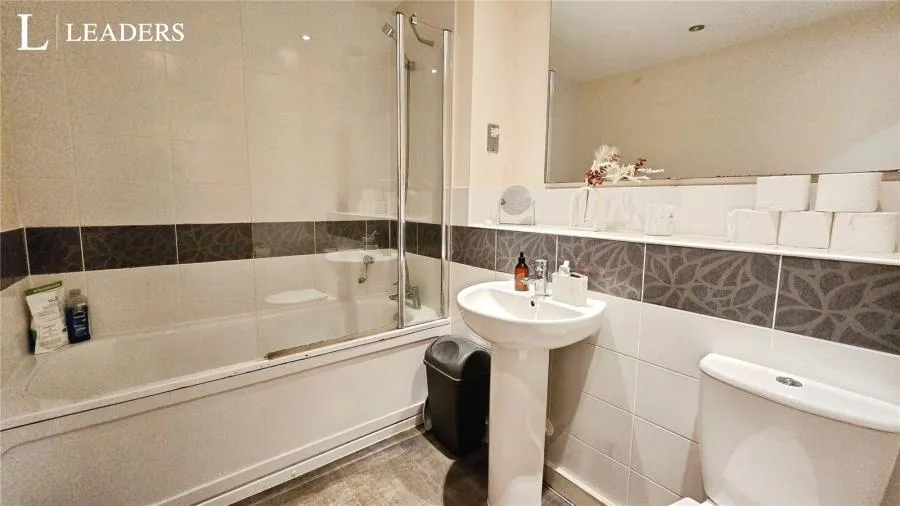 Basin Road, Worcester, WR5, photo 4