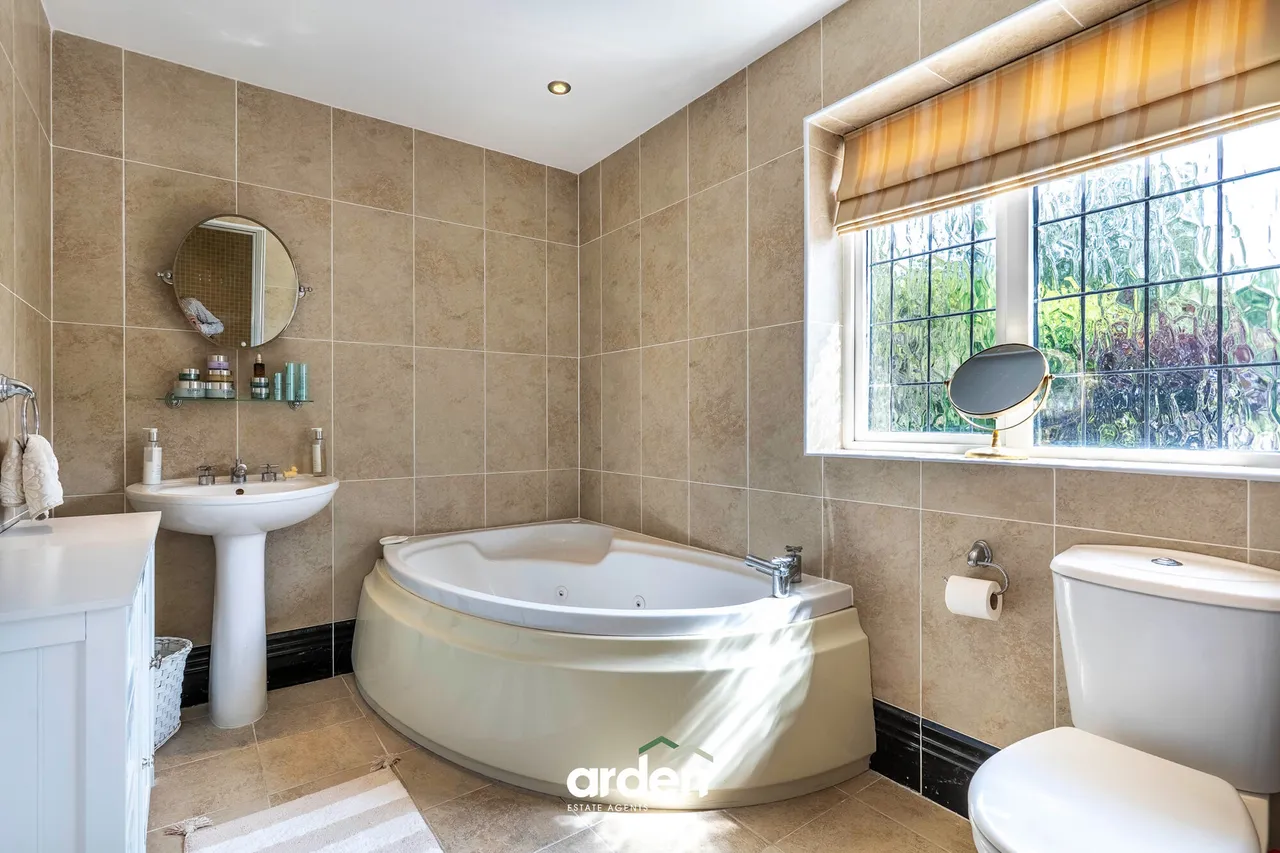 Gorsemeadow Drive, Barnt Green, B45, photo 9