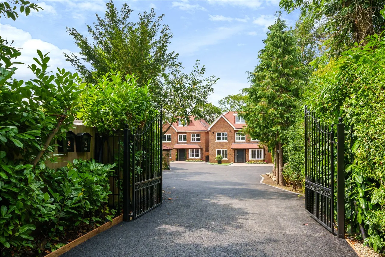 Knightsbridge Close, Barnet Road, Arkley, Hertfordshire, EN5 3DE, photo 15