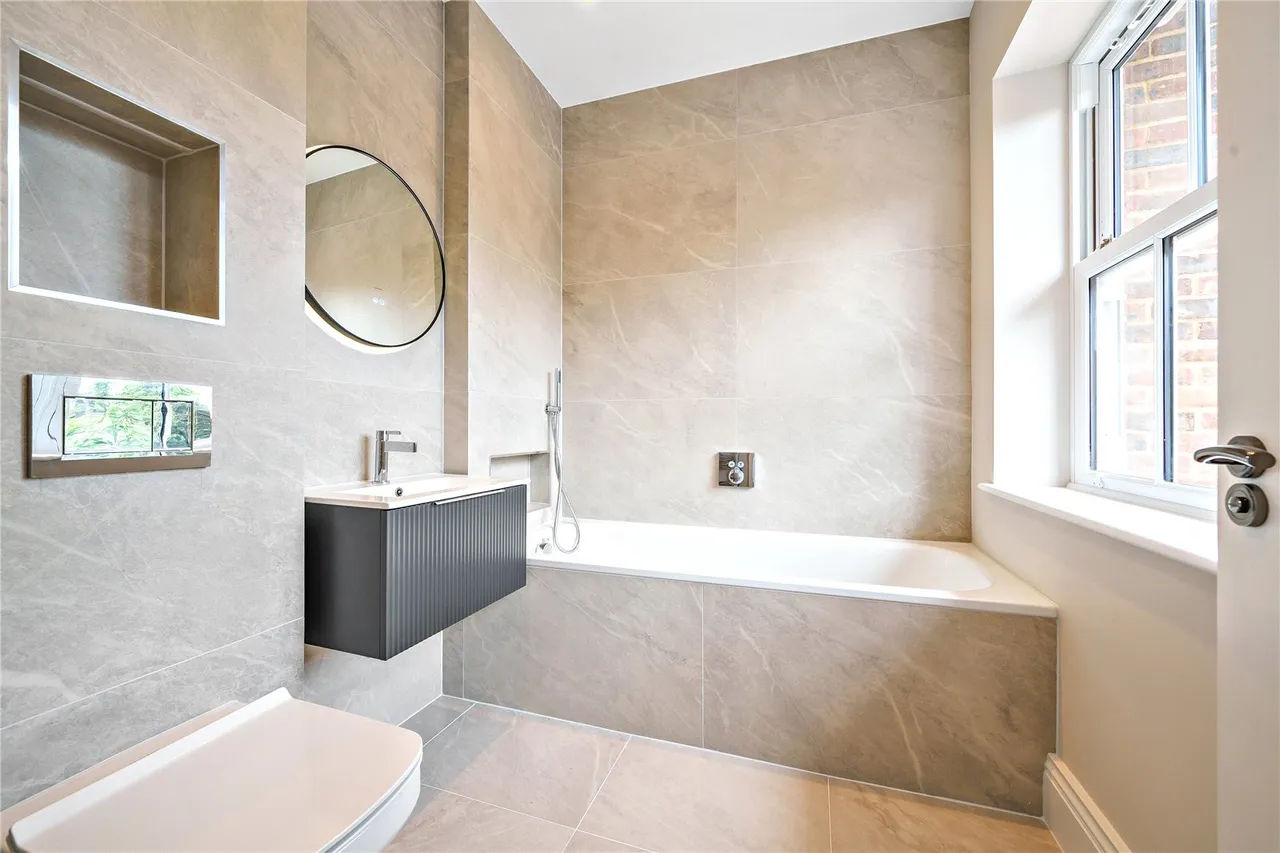 Knightsbridge Close, Barnet Road, Arkley, Hertfordshire, EN5 3DE, photo 9