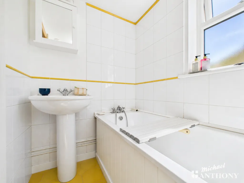 Rothschild Road, Wing, Leighton Buzzard, LU7 0NL, photo 5