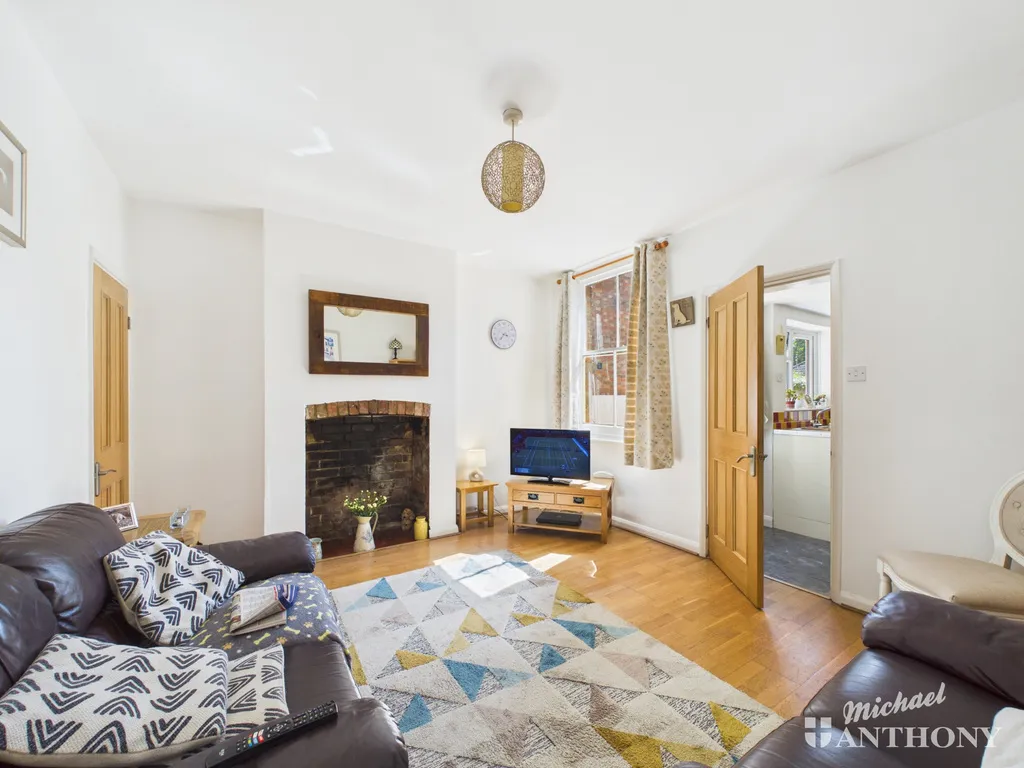 Rothschild Road, Wing, Leighton Buzzard, LU7 0NL, photo 2