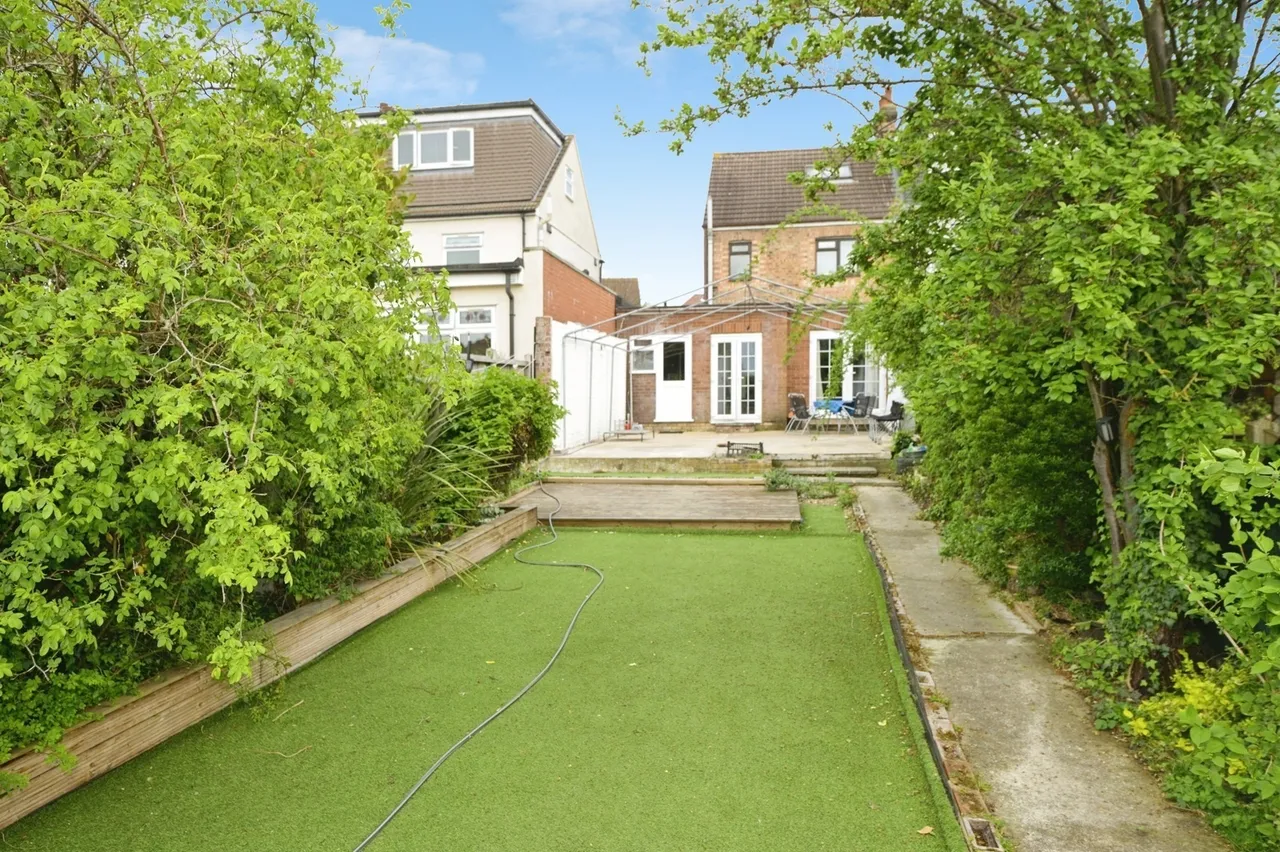 Collier Row Lane, Romford, RM5, photo 13