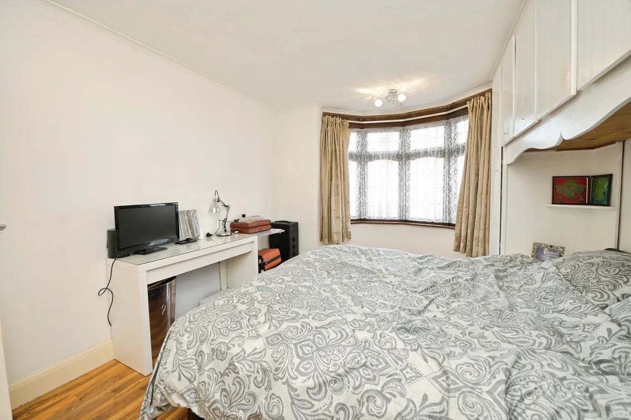 Collier Row Lane, Romford, RM5, photo 17
