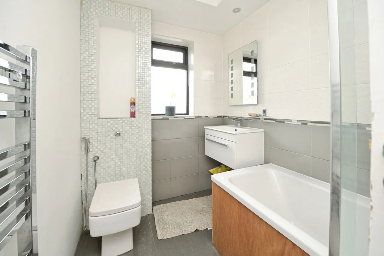 Collier Row Lane, Romford, RM5, photo 7