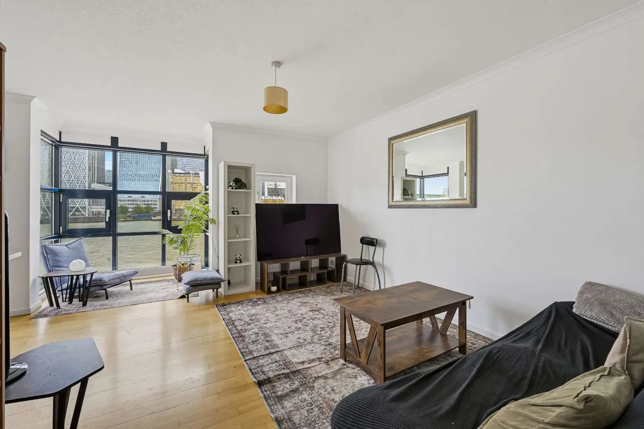 2 bed flat to rent, Rotherhithe Street, London, SE16