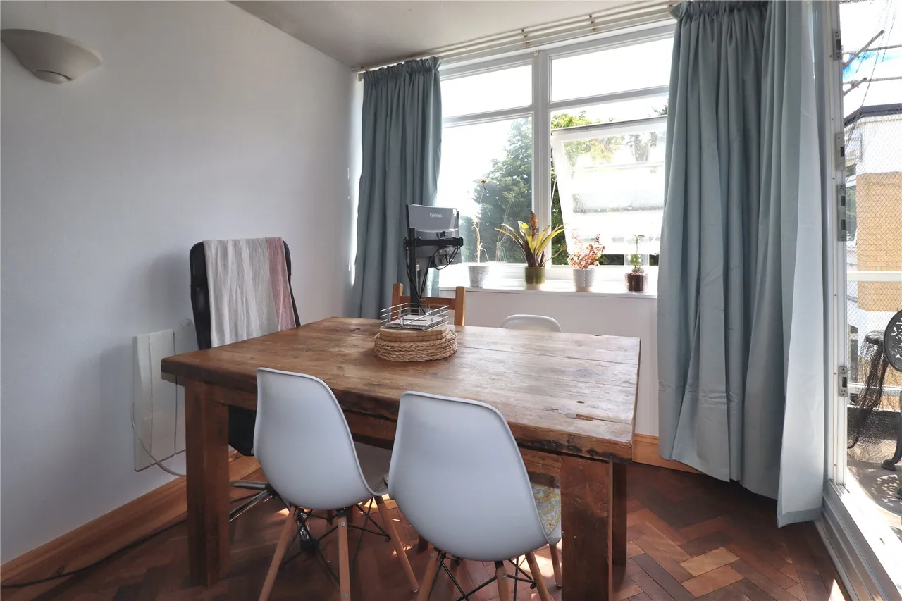 Park View Court, Woking, GU22, photo 6