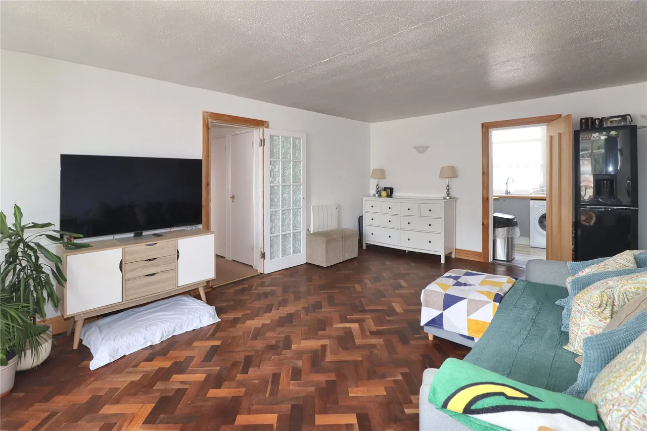 Park View Court, Woking, GU22, photo 4