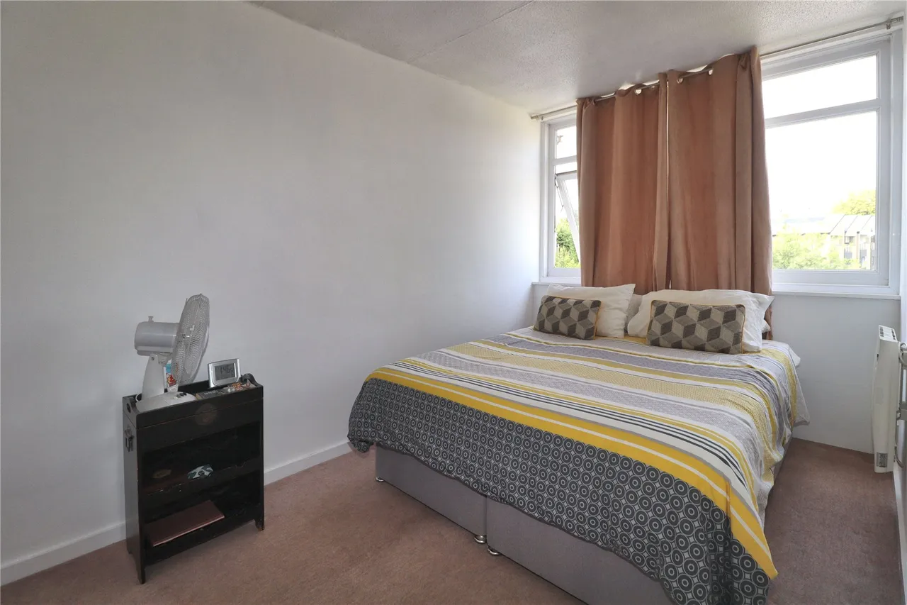 Park View Court, Woking, GU22, photo 8