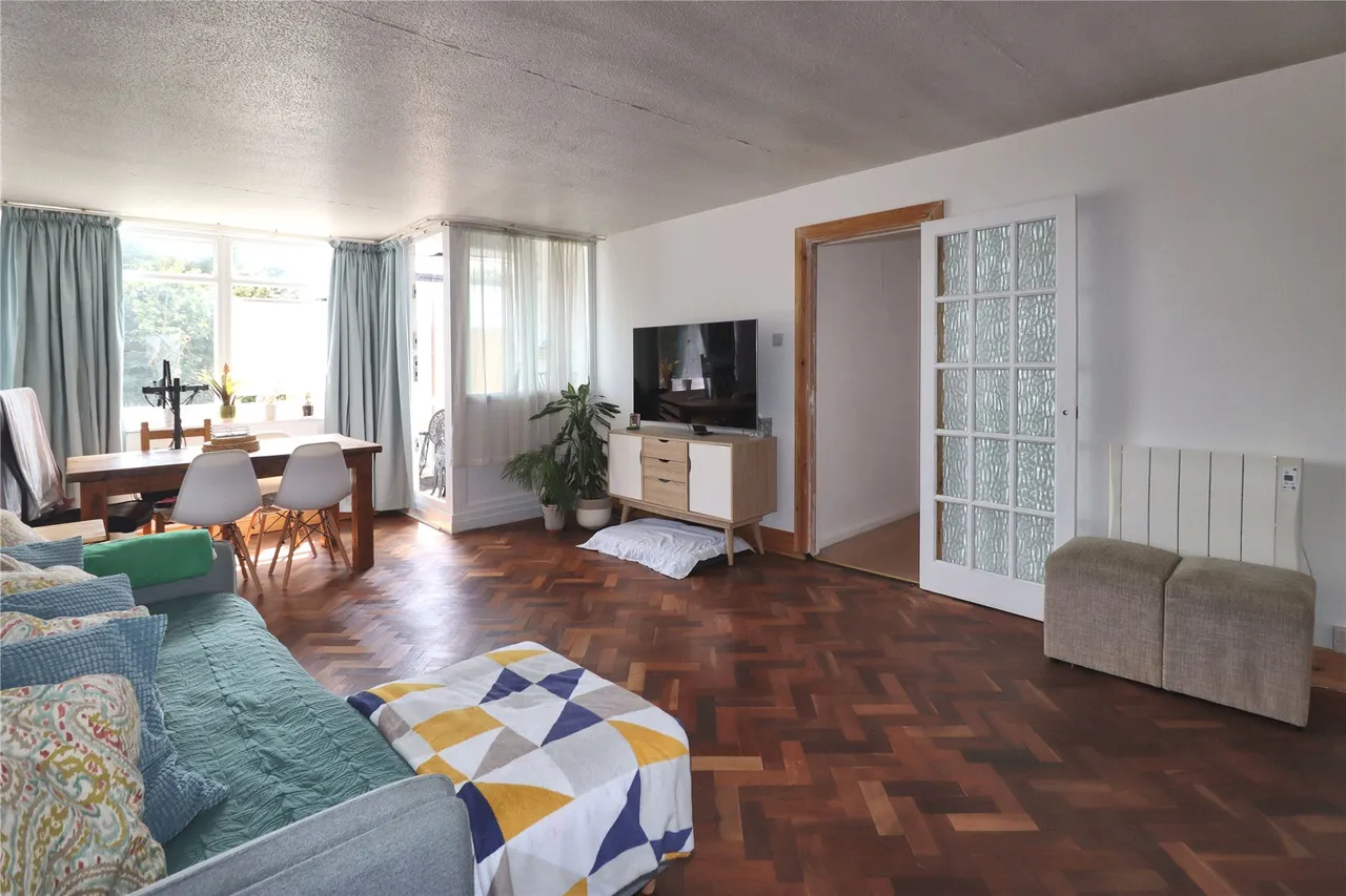 Park View Court, Woking, GU22, photo 3