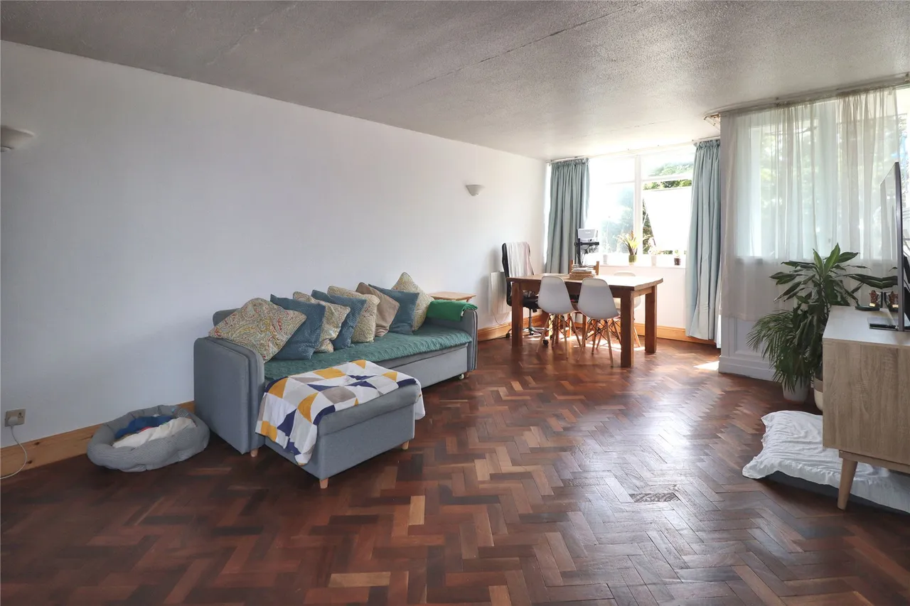 Park View Court, Woking, GU22, photo 5