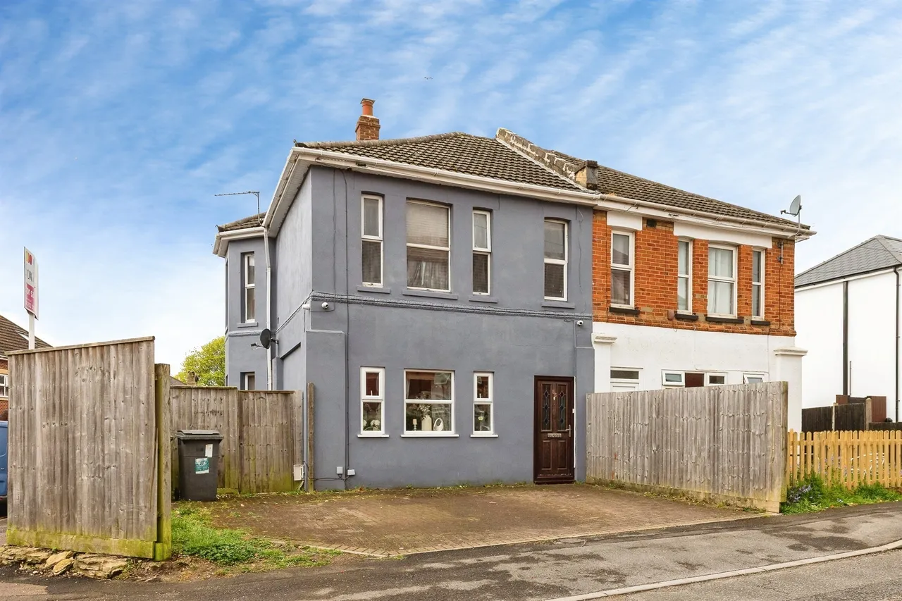 3 bed house for sale — Malmesbury Park Road, Bournemouth