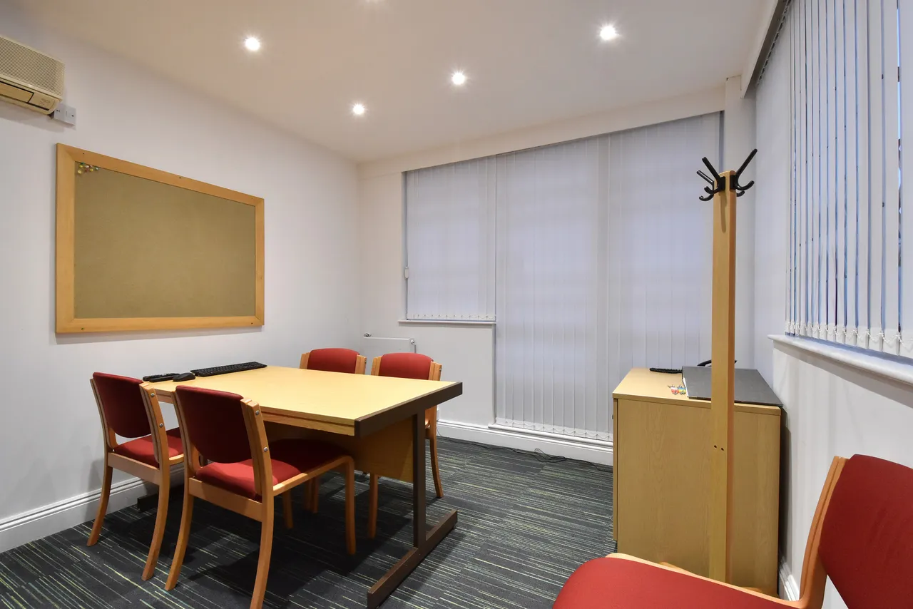 Metro Business Centre, Kangley Bridge Road, SE26, photo 2
