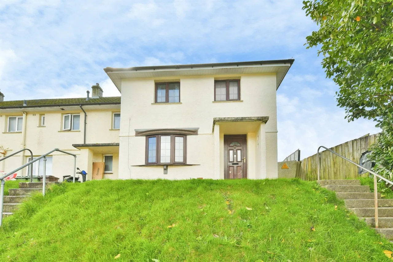 3 bed house for sale — Warburton Gardens, Plymouth