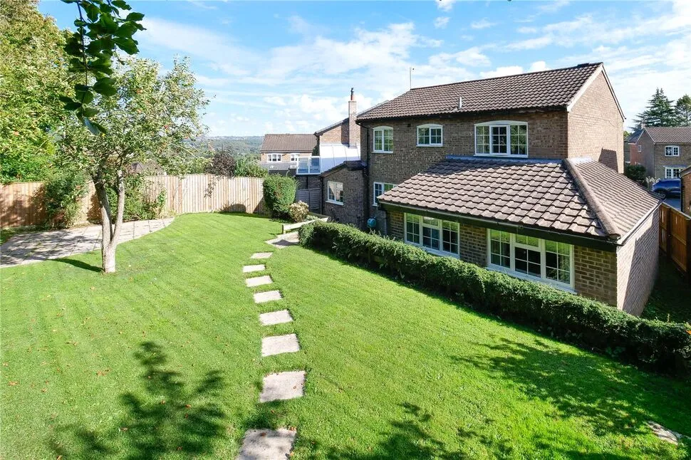 Acrehowe Rise, Baildon, BD17, photo 23