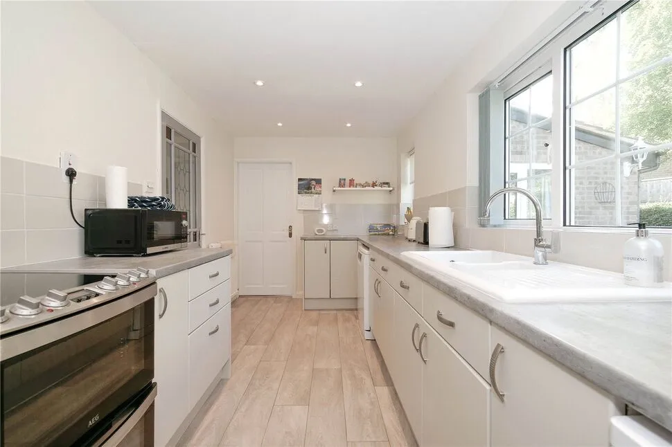 Acrehowe Rise, Baildon, BD17, photo 5