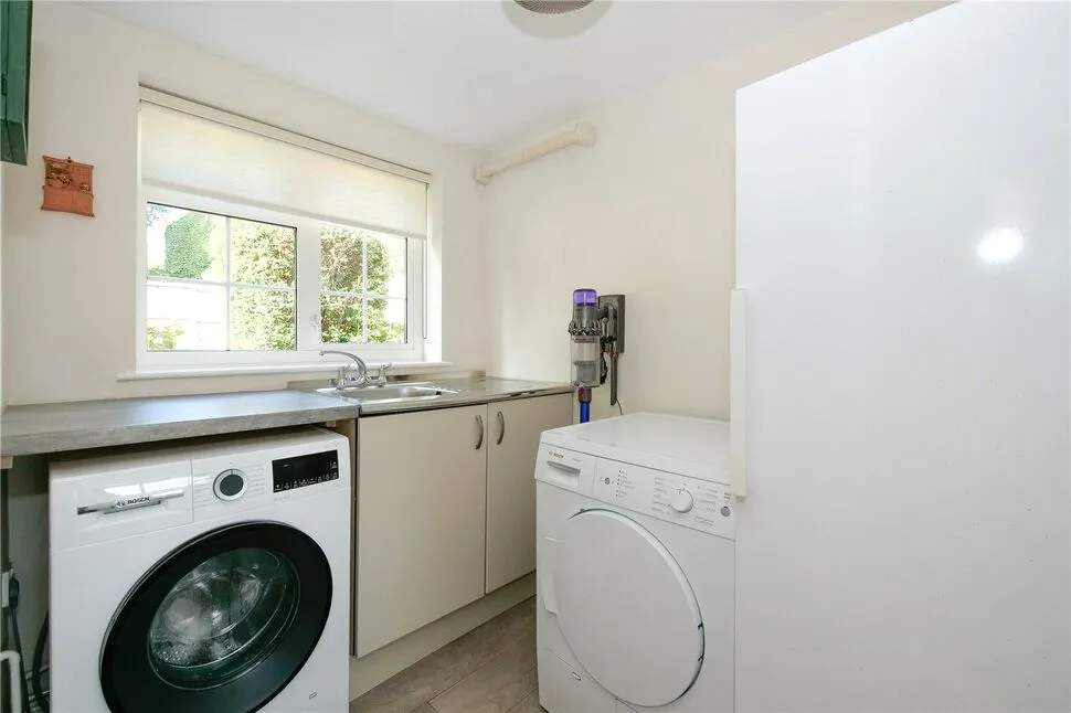 Acrehowe Rise, Baildon, BD17, photo 6