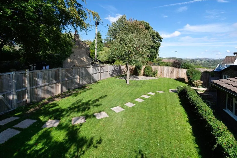 Acrehowe Rise, Baildon, BD17, photo 24