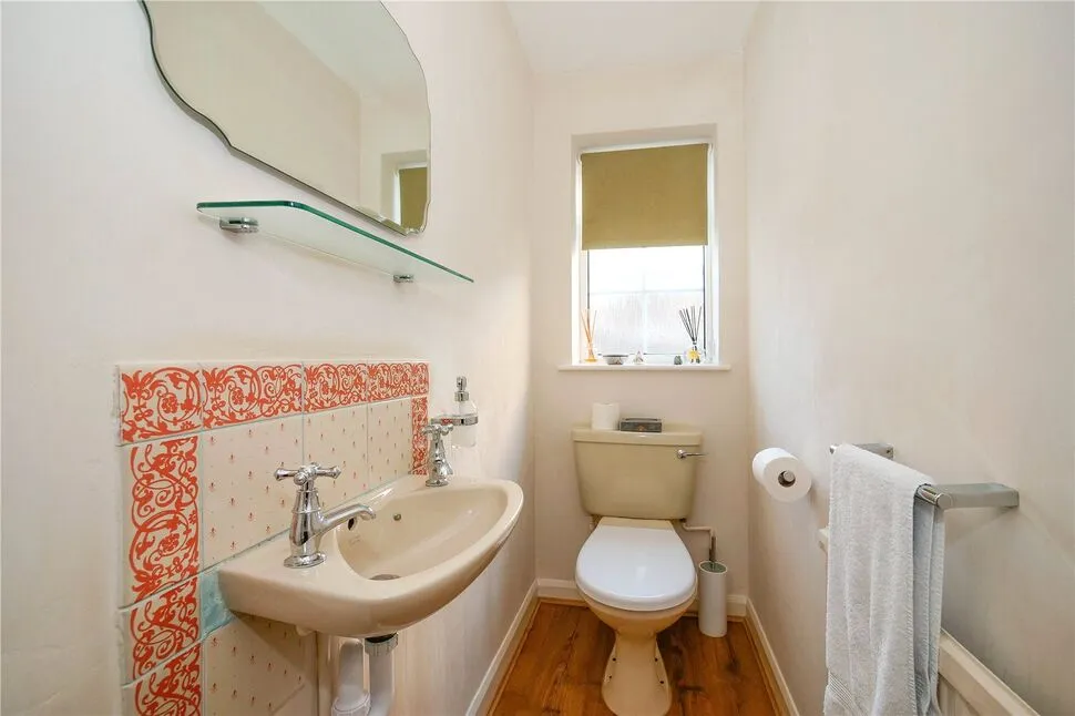 Acrehowe Rise, Baildon, BD17, photo 10