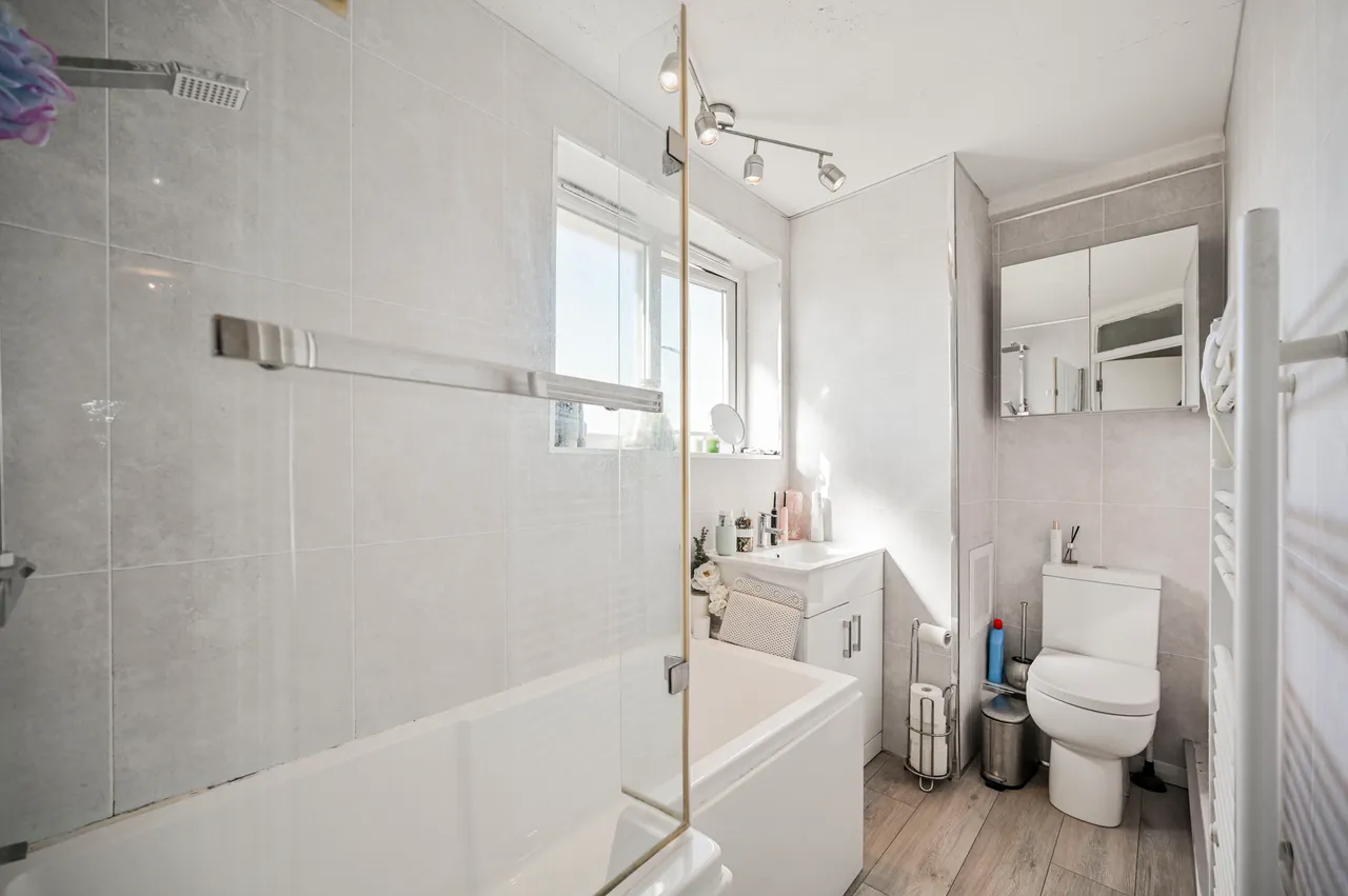 95 Forest View Road, London, photo 2
