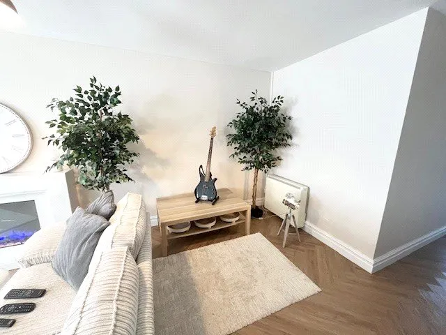 Eddisbury Square, Frodsham, Cheshire, WA6 6QS, photo 4