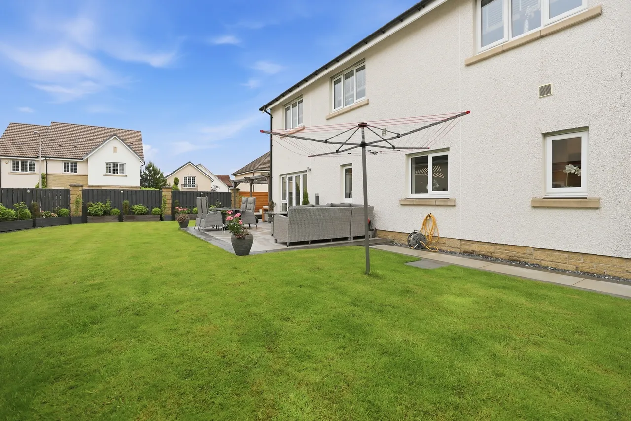 Ninian Crescent, Lenzie, G66, photo 47