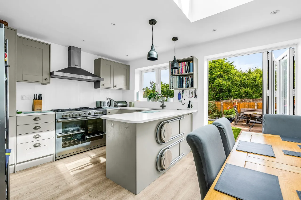 Homefield Road, Ware, SG12 7NG, photo 2