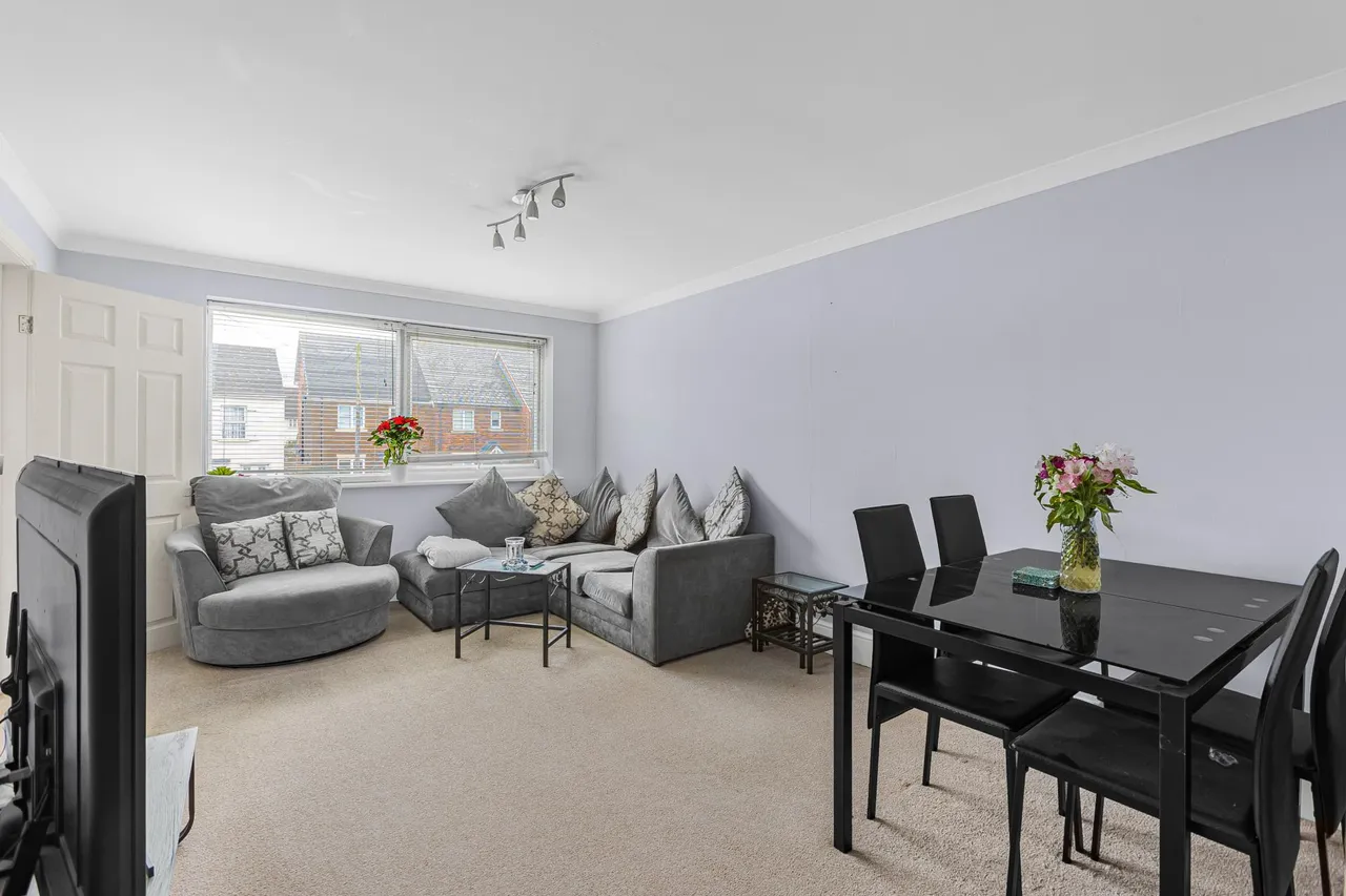 Alderman Close, Welham Green, AL9, photo 2