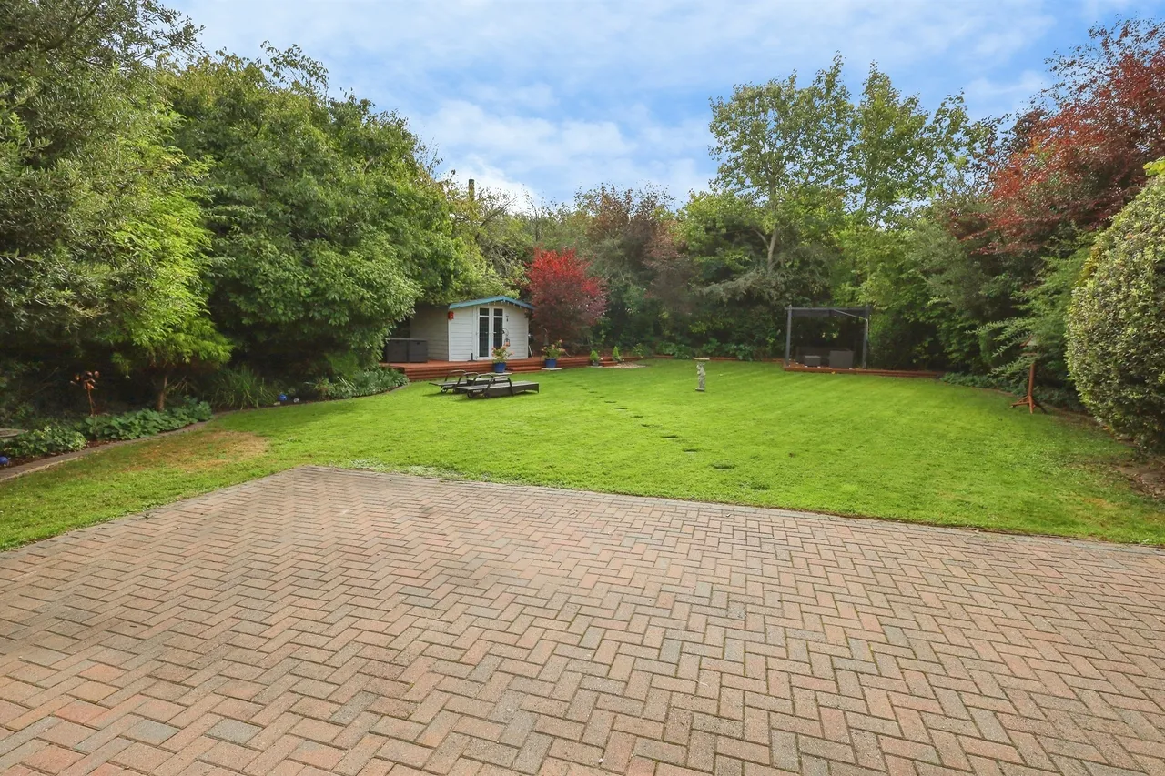 Southdown Road, Eastbourne, BN20, photo 20