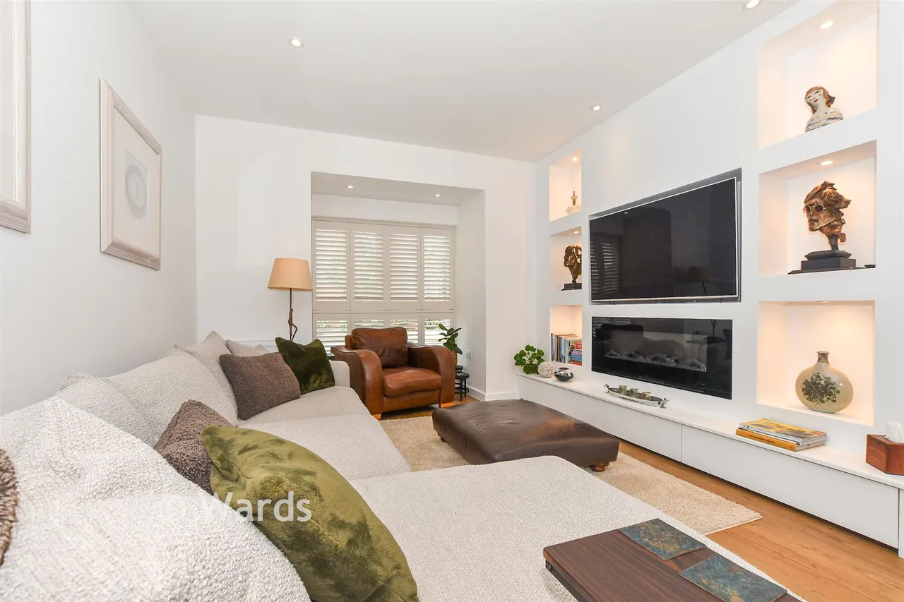Highwood Drive, Chilmington Green, TN23, photo 3