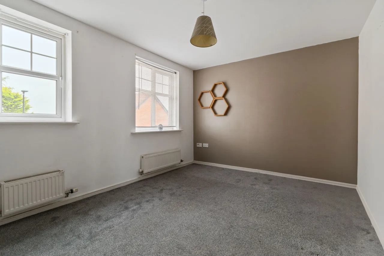 Newarth Drive, Lymm, Lymm, WA13 0LH, photo 2
