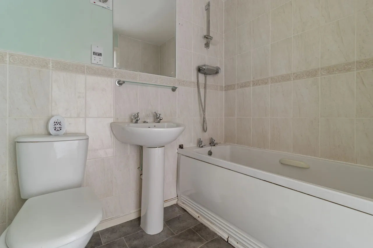 Newarth Drive, Lymm, Lymm, WA13 0LH, photo 6