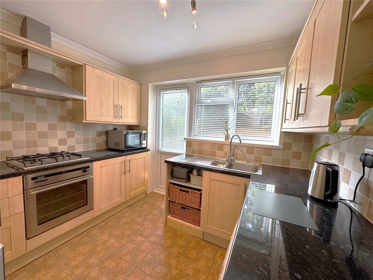 Knightwood Road, Hythe, SO45, photo 7