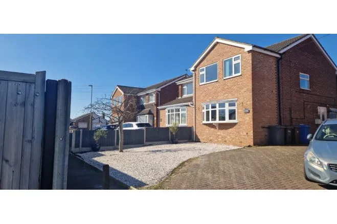 3 bed house for sale, Fairham Road, Burton-On-Trent, DE13