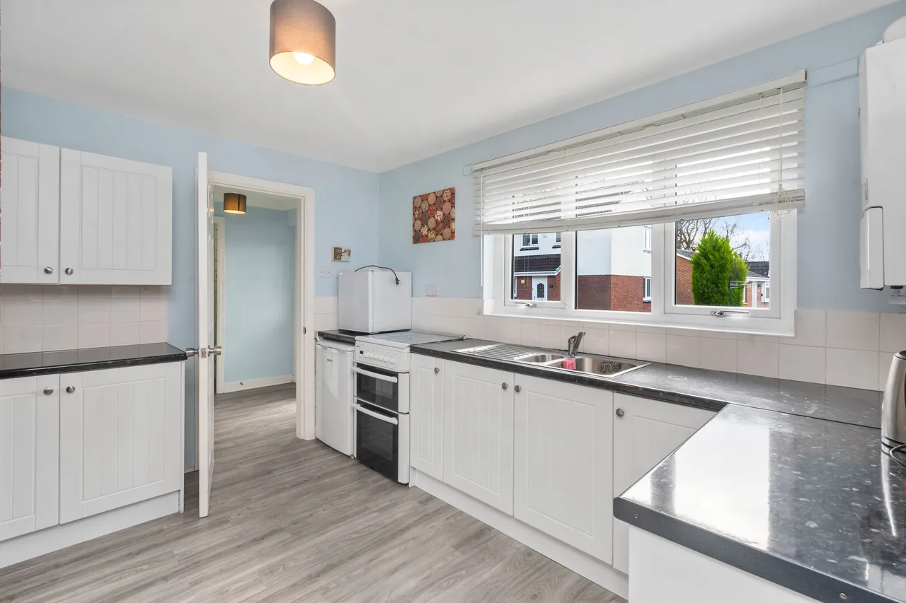 Perth Close, Fearnhead, Warrington, Warrington, WA2 0SF, photo 3