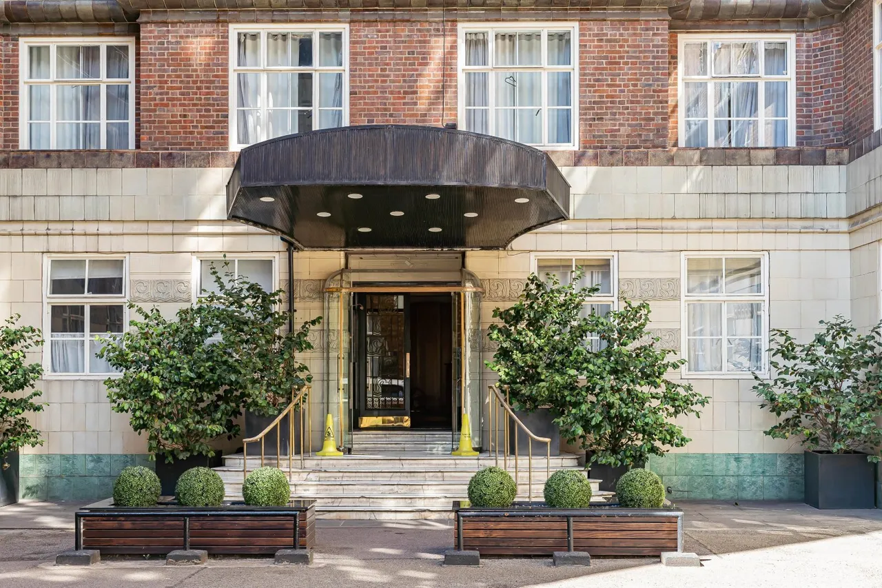 2 bed flat for sale, Hertford Street, London, W1J
