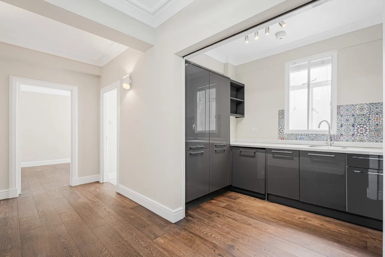 Hertford Street, London, W1J, photo 14
